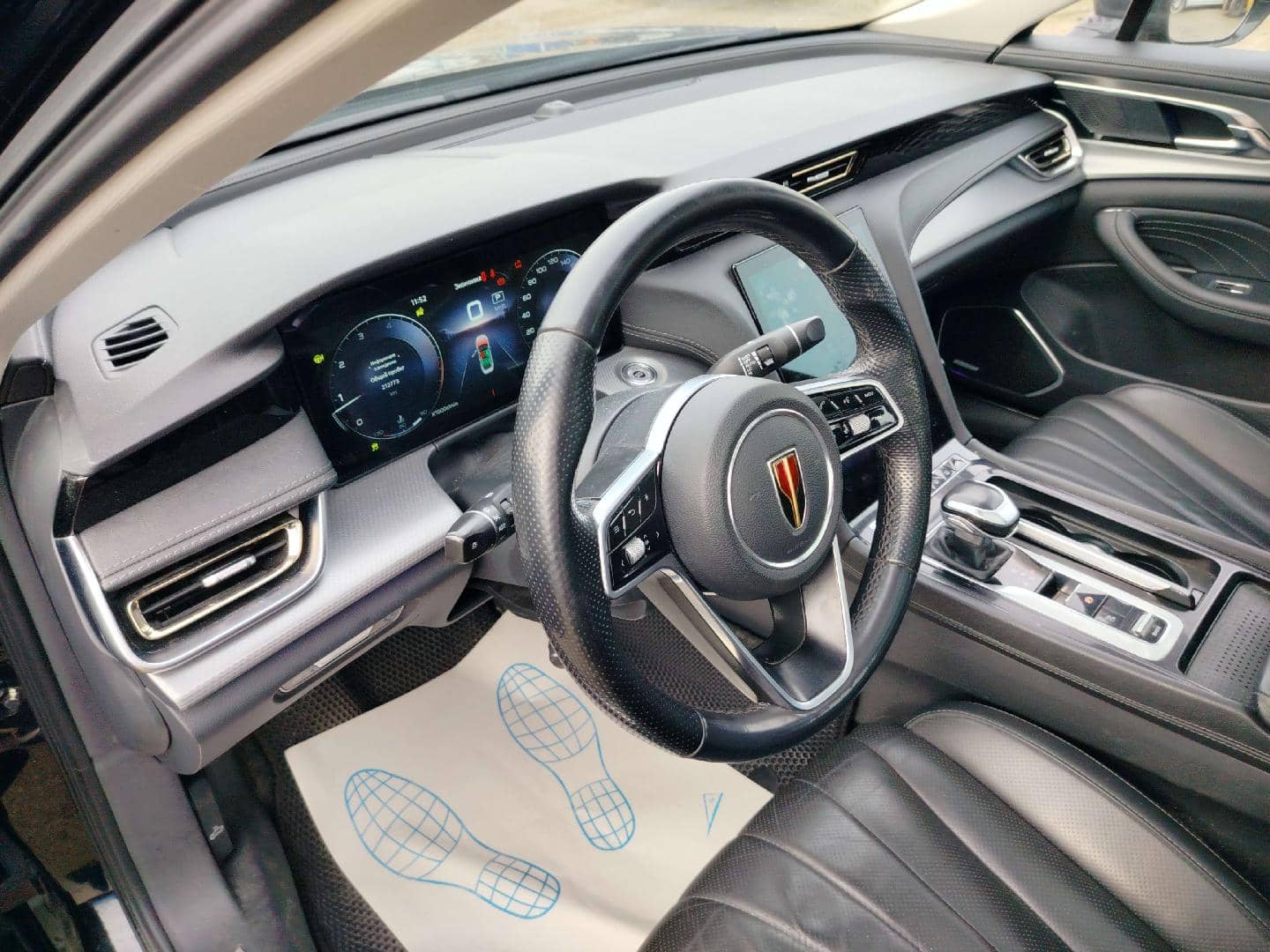 Hongqi H5,  212 773 км, 2024 года в лизинг