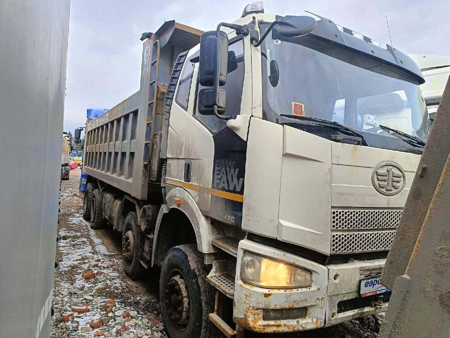 FAW CA3311P66K24T4E5 8х4,  193 248 км, 2021 года в лизинг