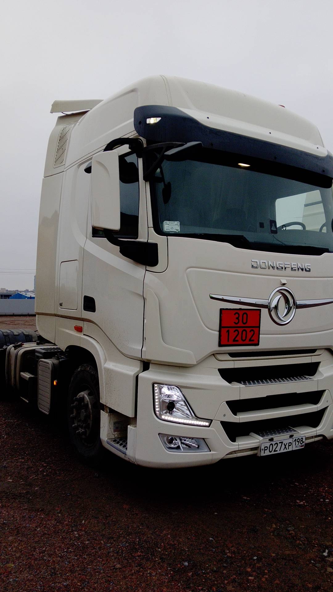 DongFeng DFH4180 4x2,  83 891 км, 2024 года в лизинг