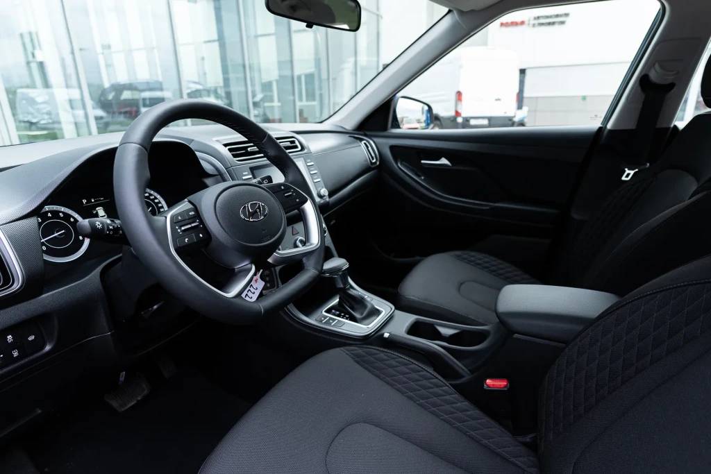 Solaris HC Lifestyle + Premium music + Winter + Advanced 2.0 6AT 4WD