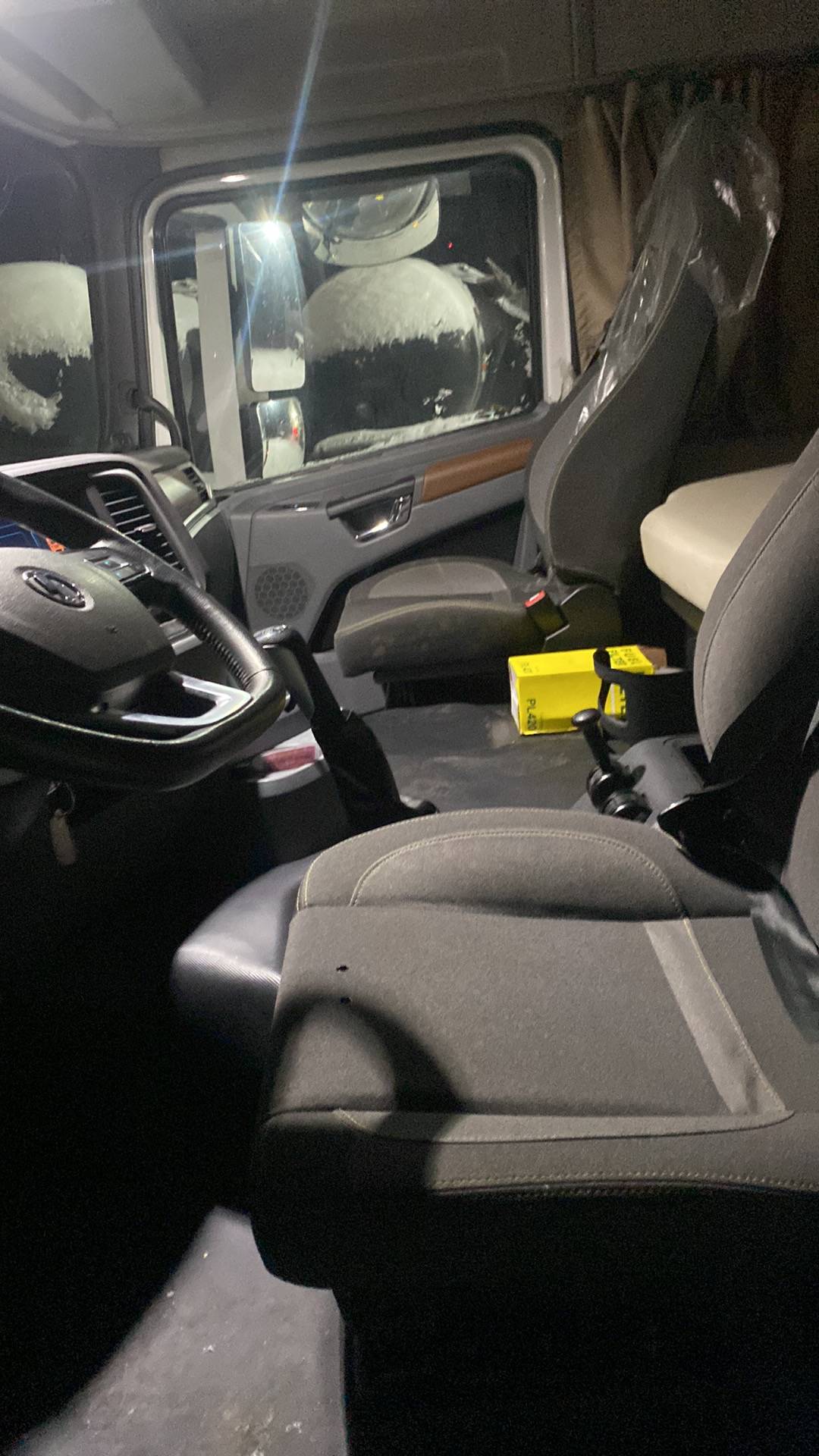 Shacman SX42586V385,  33 830 км, 2023 года в лизинг