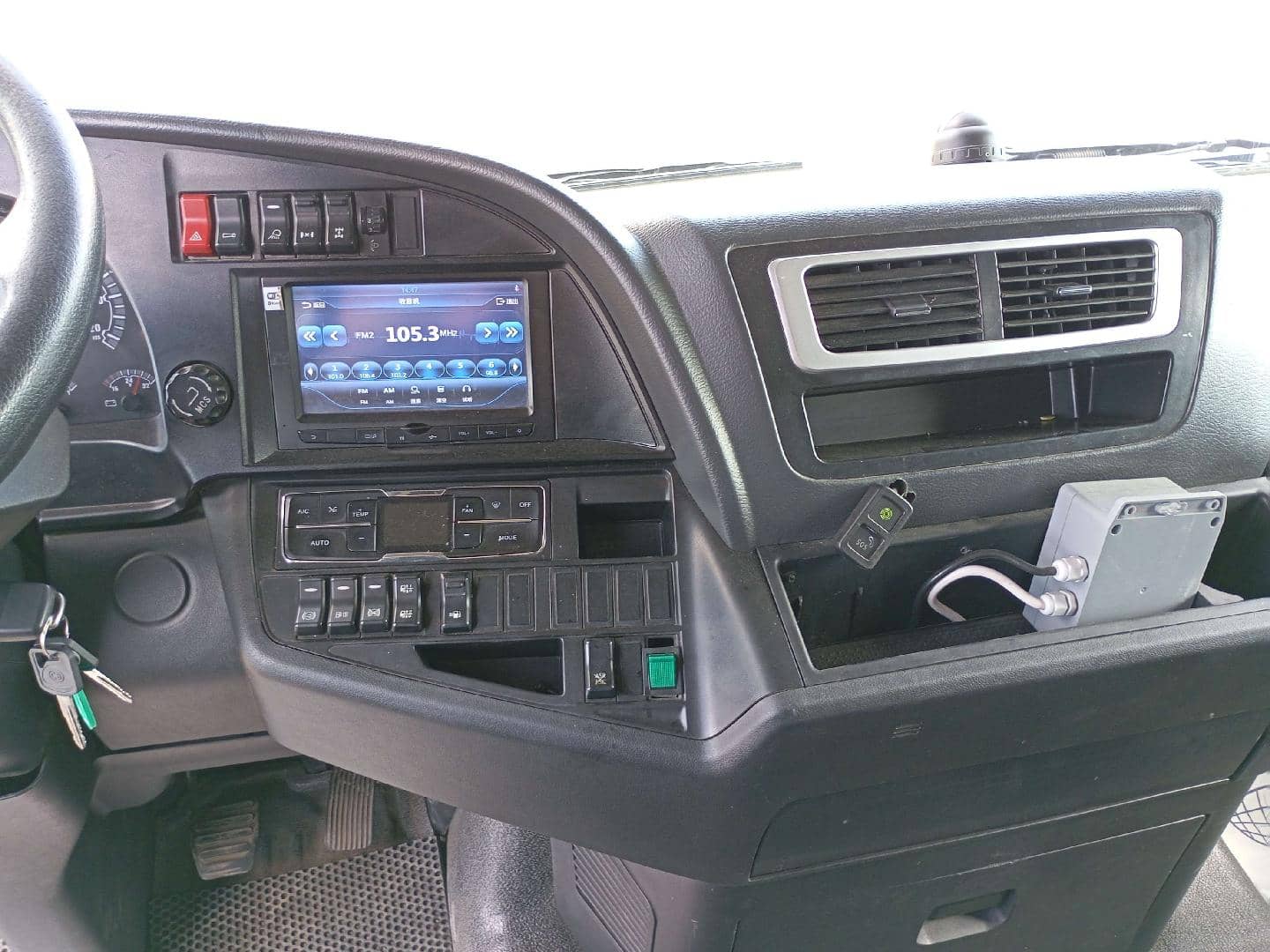 Sitrak С7Н 6×4 ZZ4256V364HE,  126 653 км, 2023 года в лизинг