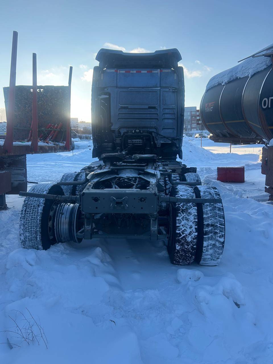 Sitrak С7Н MAX 6×4 ZZ4256V364HE,  77 102 км, 2023 года в лизинг