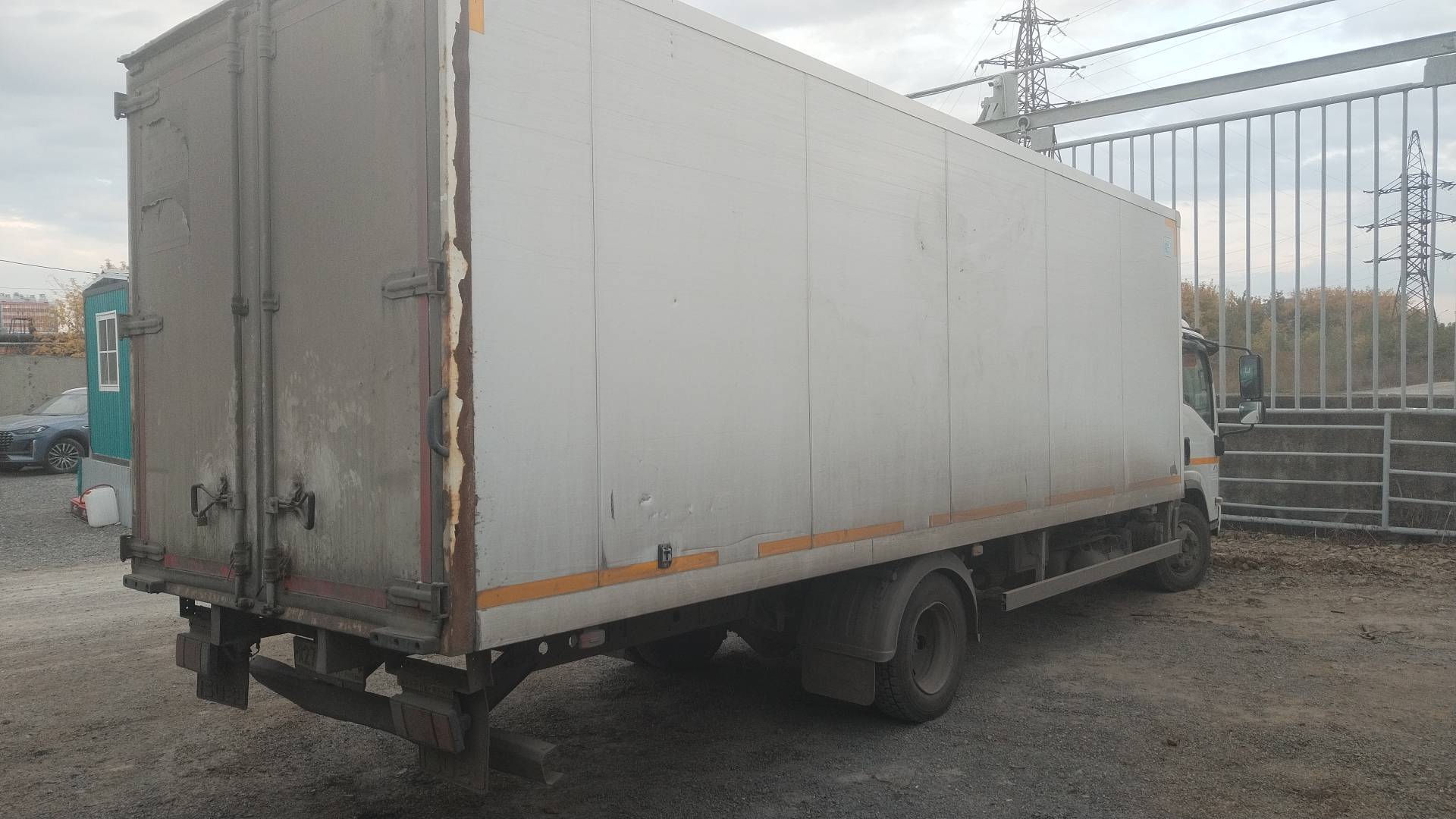 ISUZU NQR90LM,  330 837 км, 2019 года