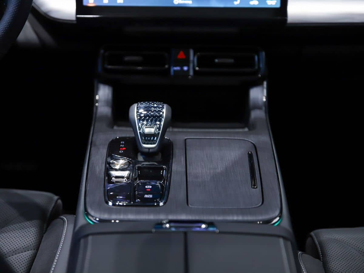 GAC GS8 Джи-Икс Премиум 2.0 АТ полный привод (GX Premium)