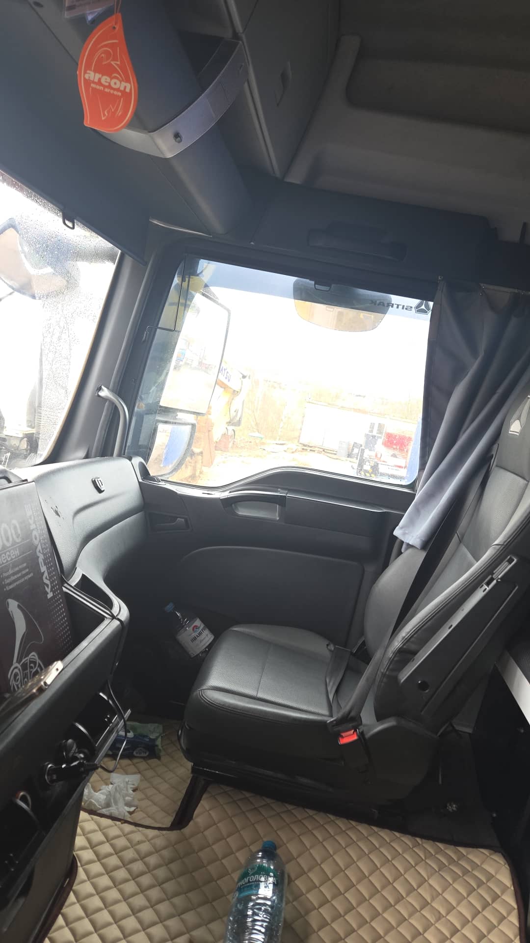 Sitrak C7H 4x2 ZZ4186V361HE,  394 858 км, 2023 года в лизинг