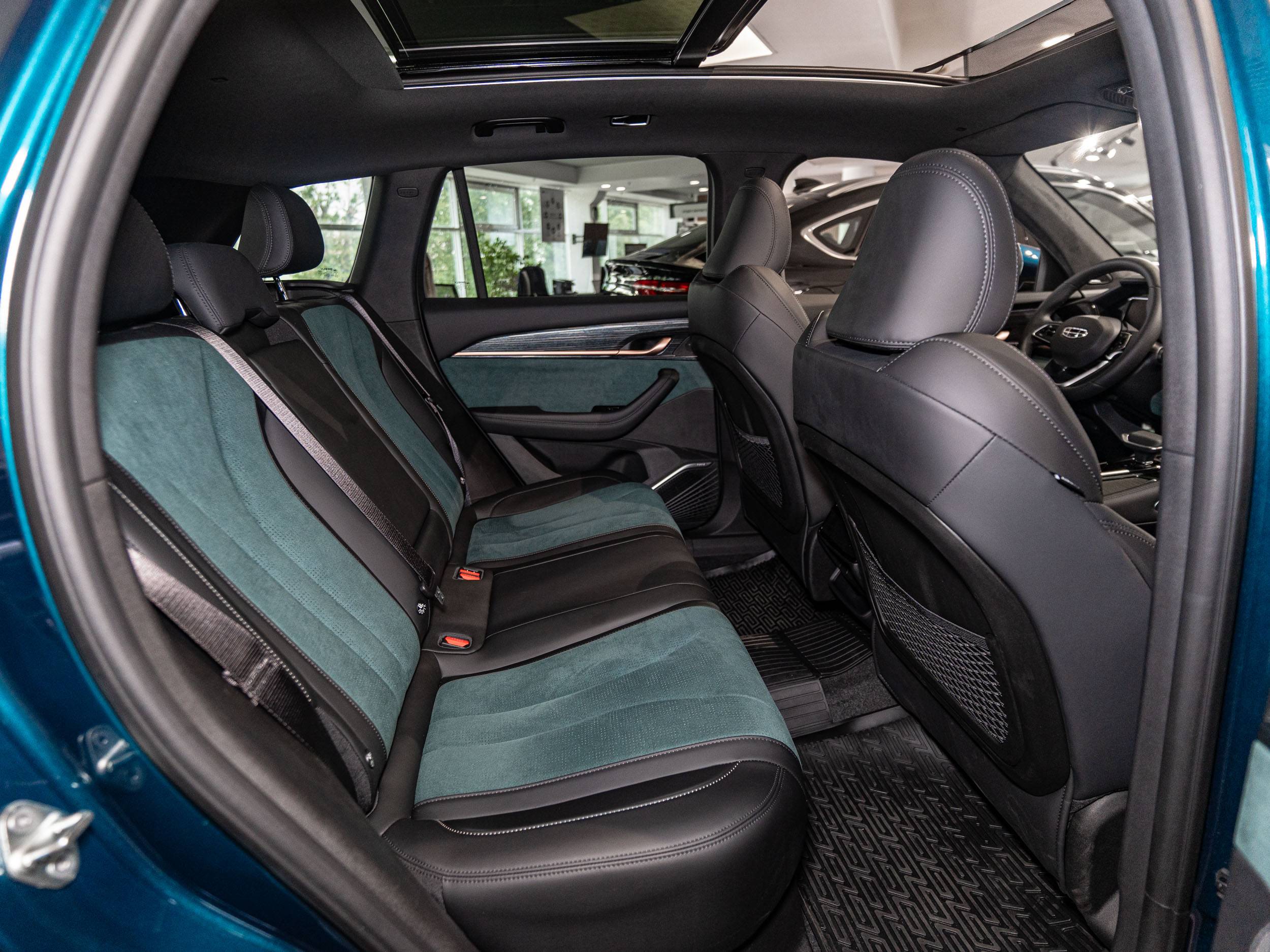 Geely Monjaro Exclusive 2.0T (238 hp) 8AT 4WD
