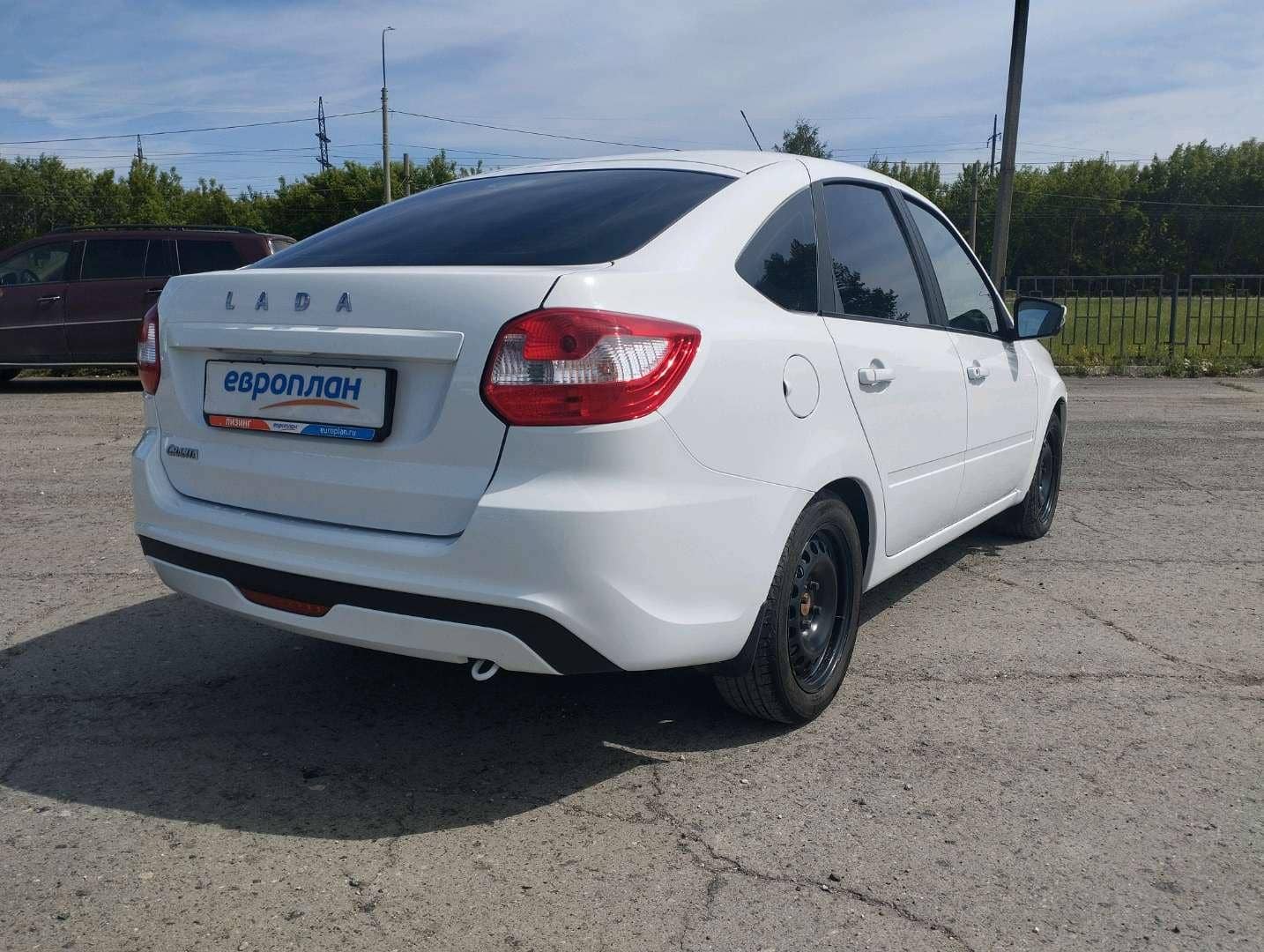 Lada Granta лифтбек,  46 483 км, 2024 года в лизинг