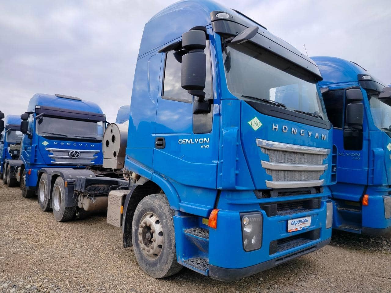 HONGYAN CQ4187HD12381T LNG,  11 797 км, 2023 года в лизинг