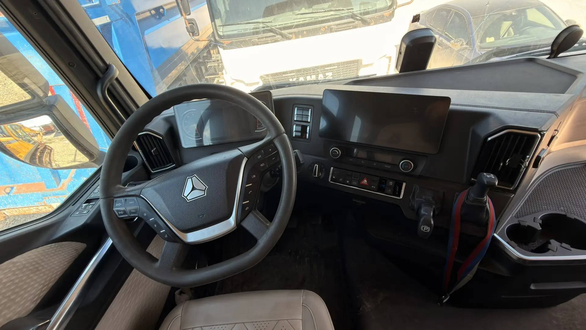 Sitrak C7H 4x2 ZZ4186V361HE,  594 161 км, 2023 года в лизинг