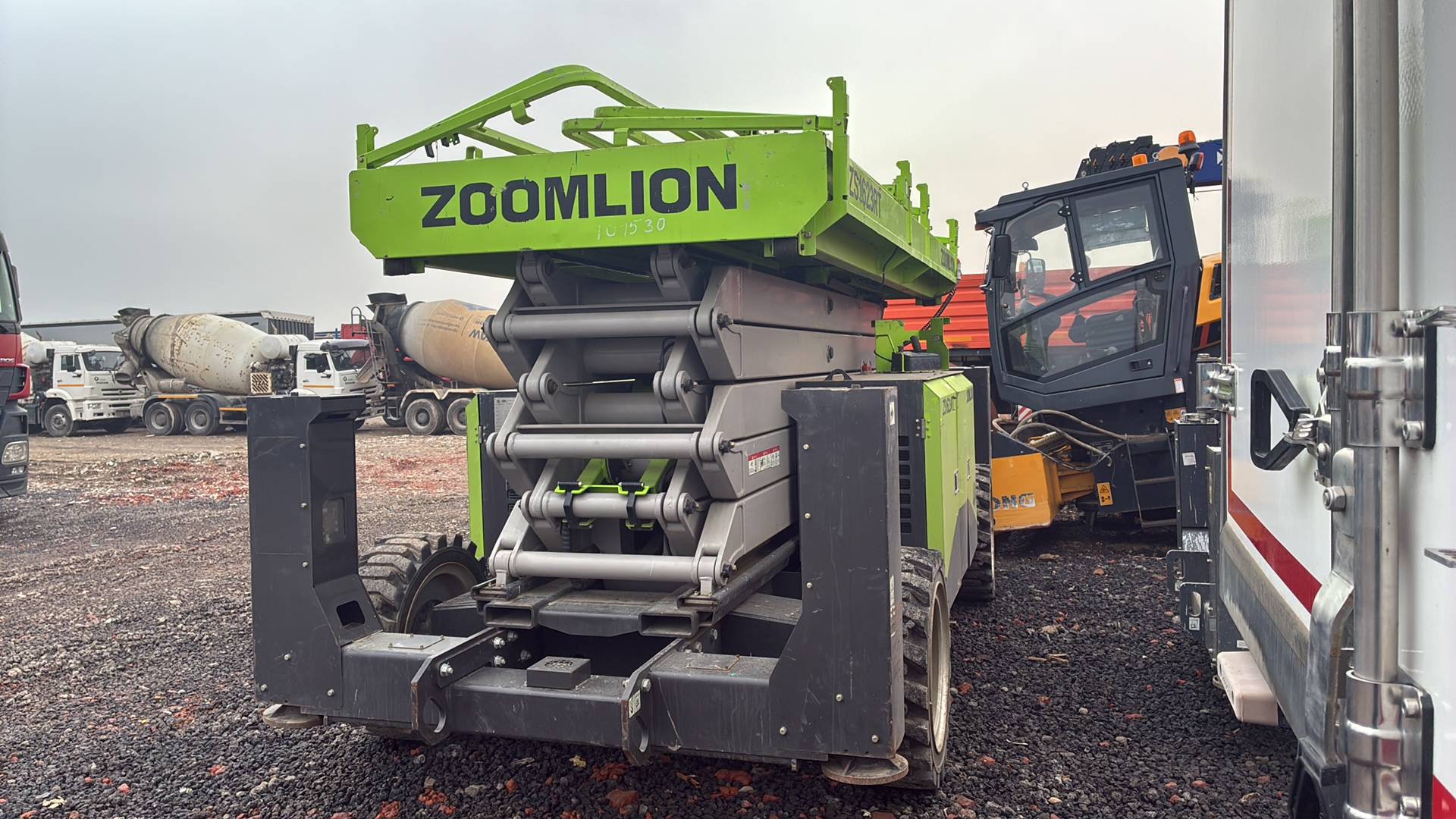 Zoomlion ZS1623RT ножничный подъемник самоходный, 2022 года в лизинг