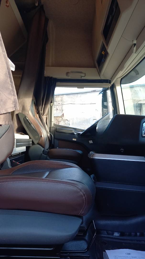 FAW CA4180P77K25E5 4x2,  385 534 км, 2023 года в лизинг