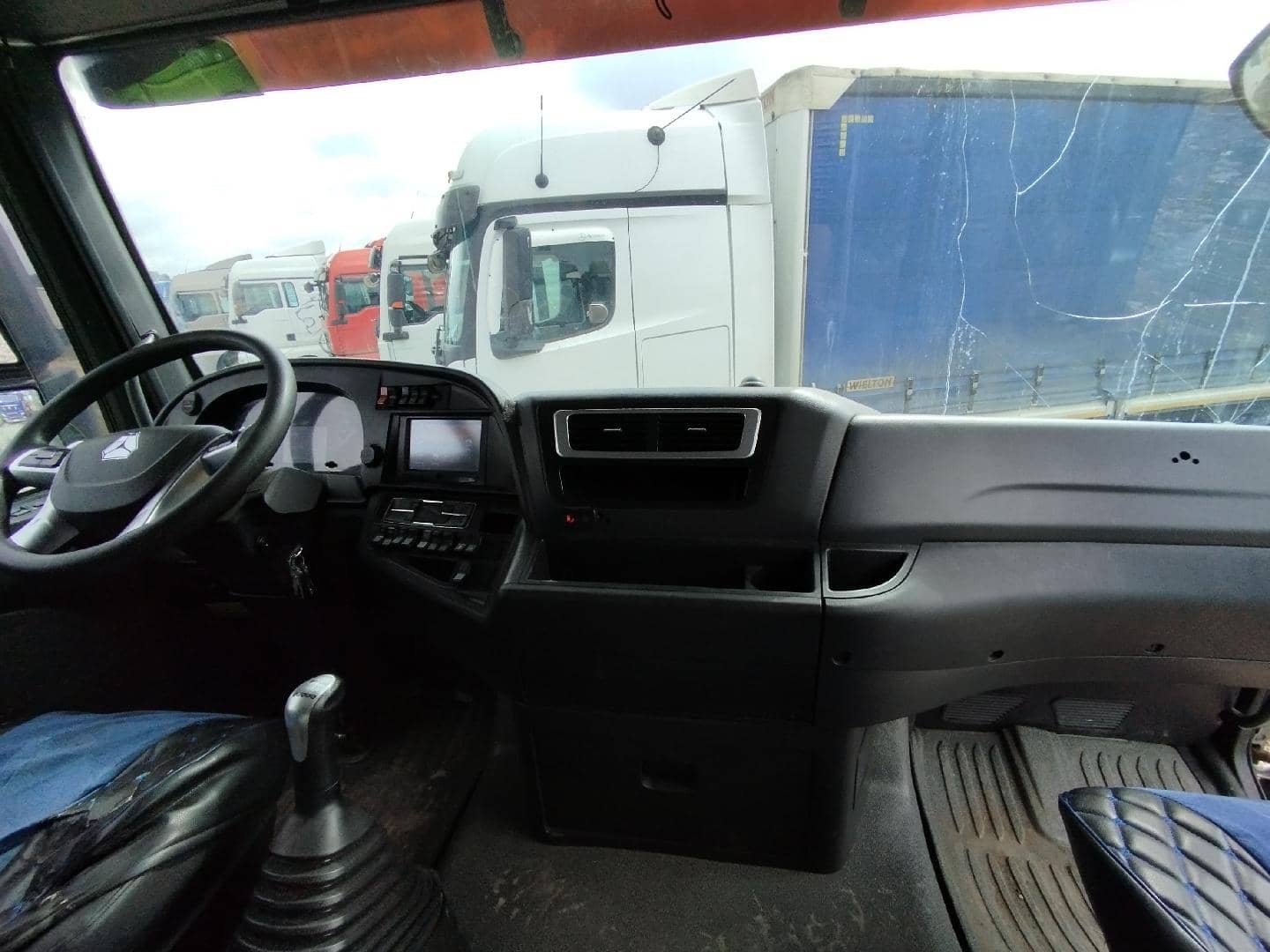 Sitrak С7Н 6×4 ZZ4256V364HE,  230 727 км, 2023 года в лизинг