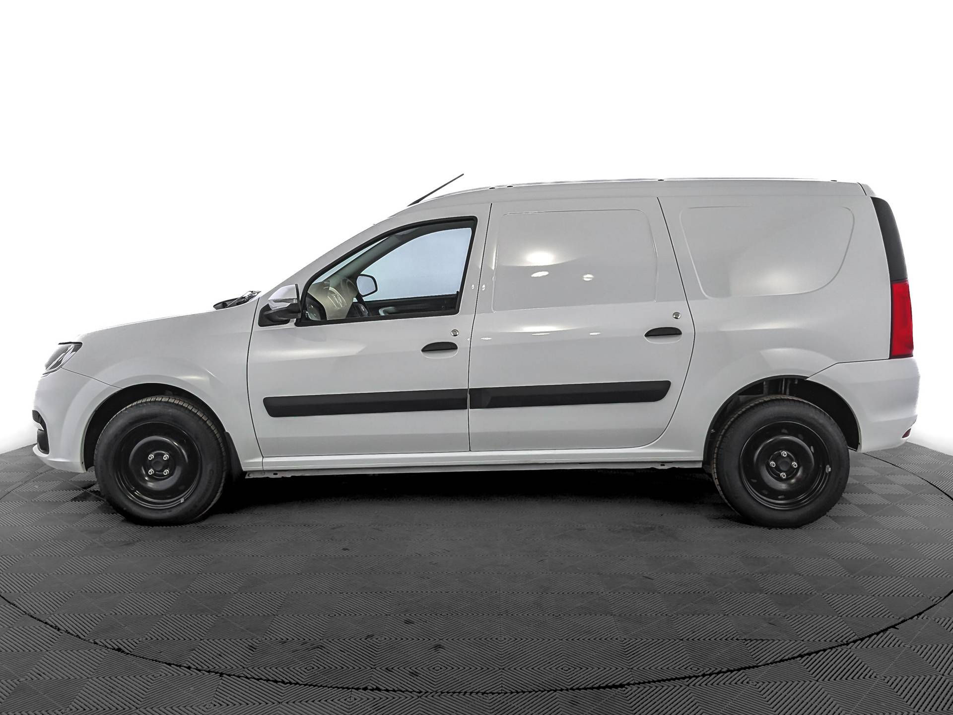 Lada Largus универсал Comfort 5 мест 1.6 106hp 5MT