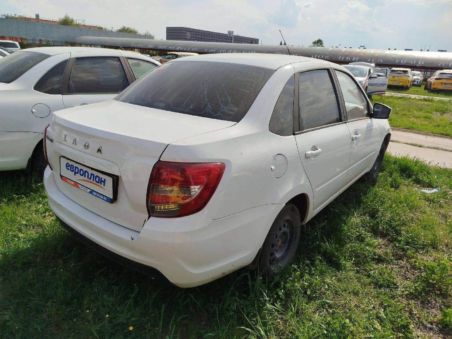 Lada Granta седан,  111 557 км, 2023 года в лизинг