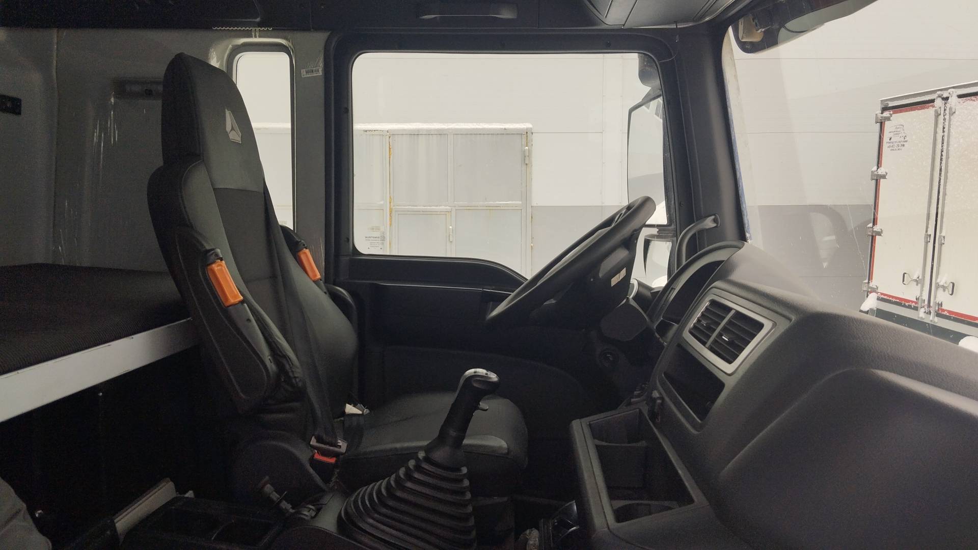 Sitrak ZZ1256V514HE 6х4,  69 013 км, 2024 года в лизинг