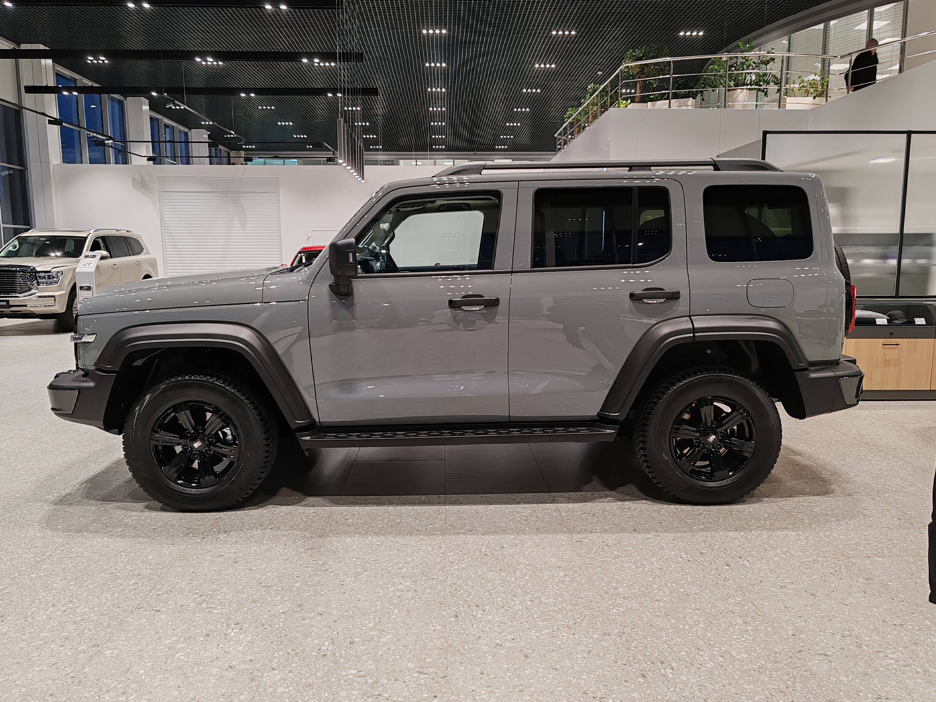 Tank 300 City Adventure 2.0 8AT 4WD