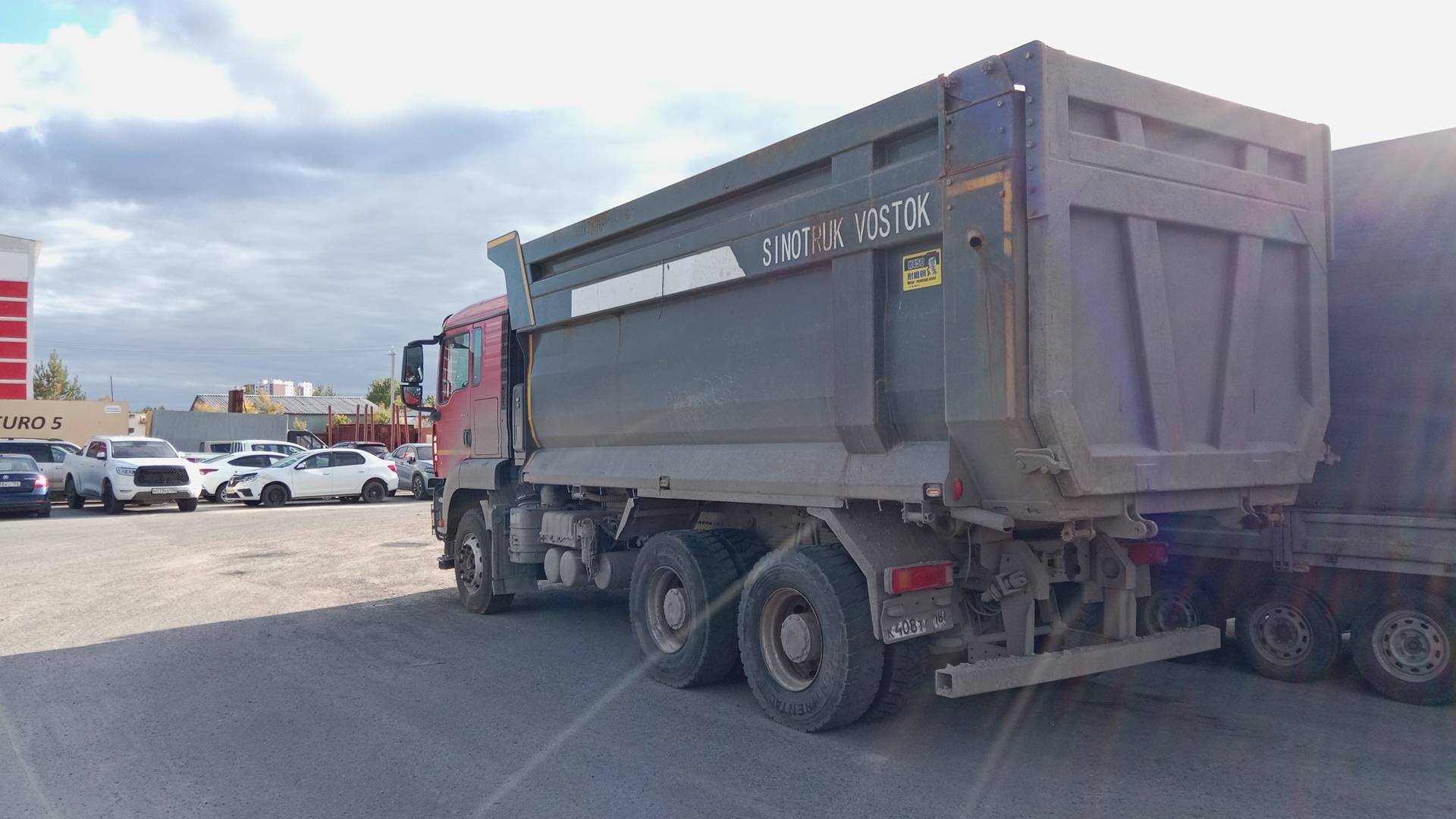 Sitrak ZZ3256V384ME,  141 643 км, 2022 года в лизинг