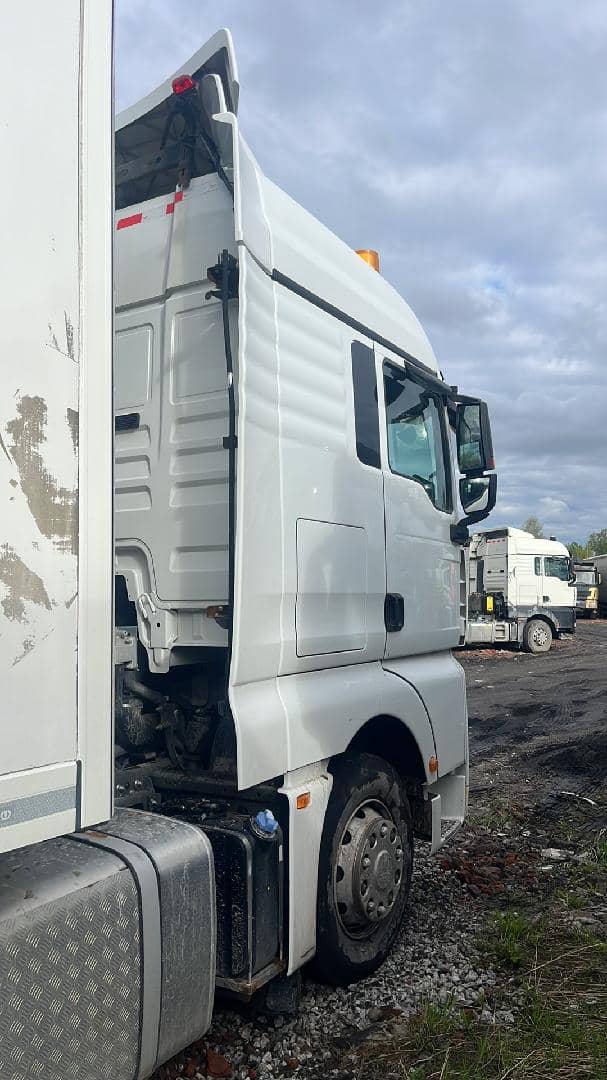 Sitrak C7H 4x2 ZZ4186V361HE,  258 400 км, 2022 года в лизинг