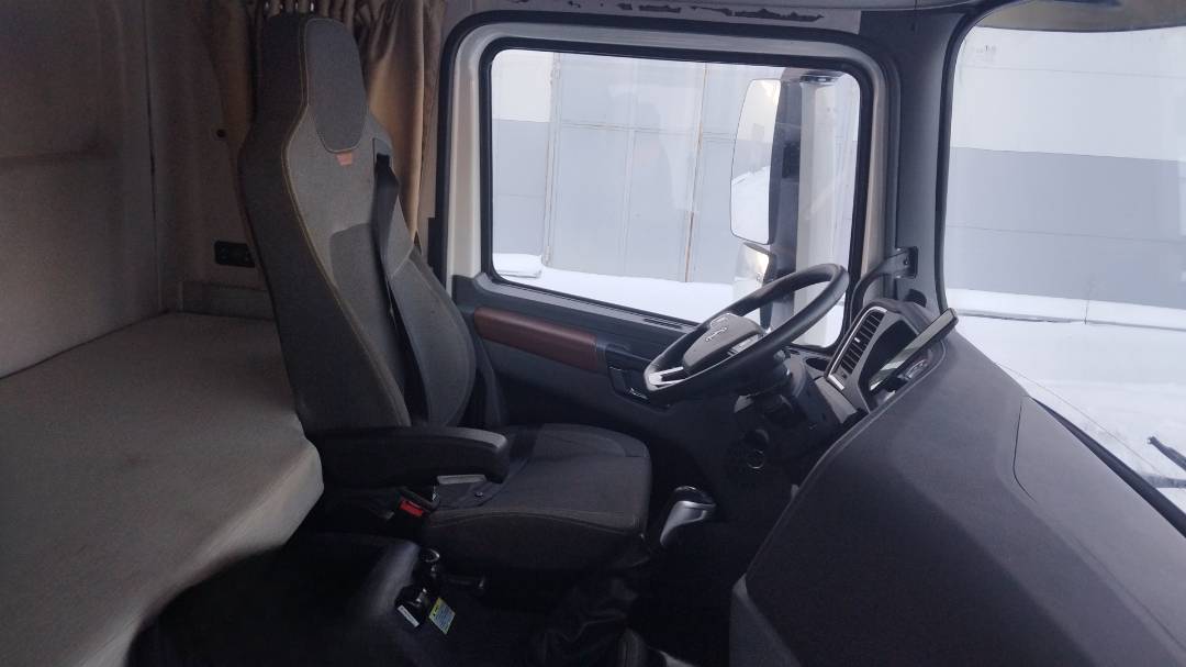 Shacman SX32586V384,  17 704 км, 2024 года в лизинг