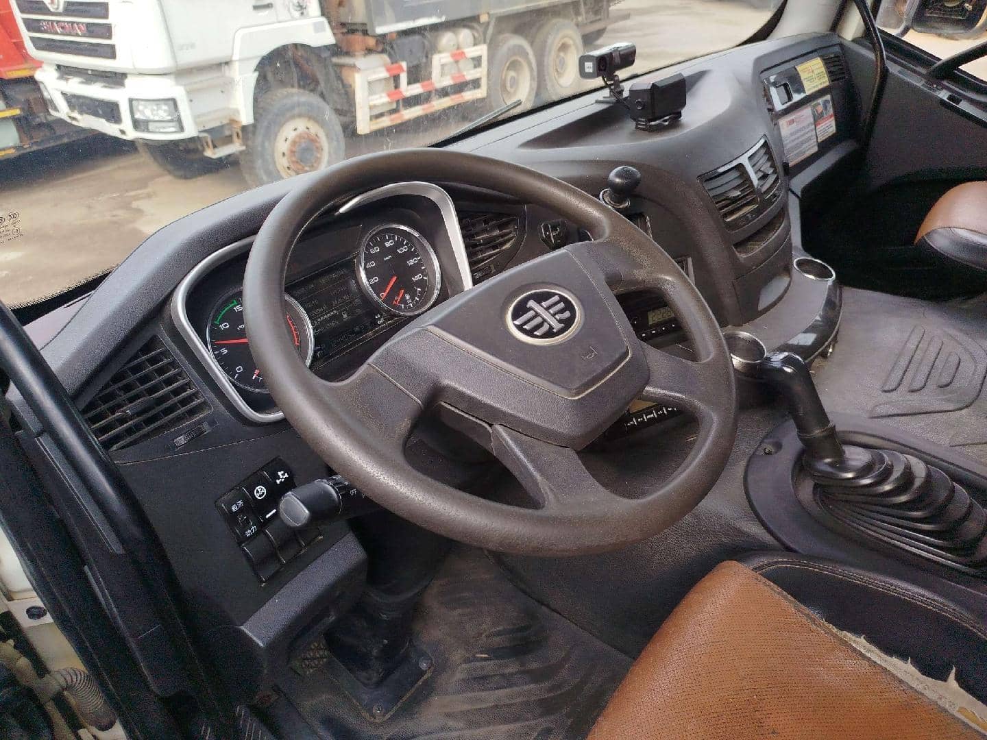 FAW CA3250P66K24L1TE5 6x6,  124 404 км, 2023 года в лизинг