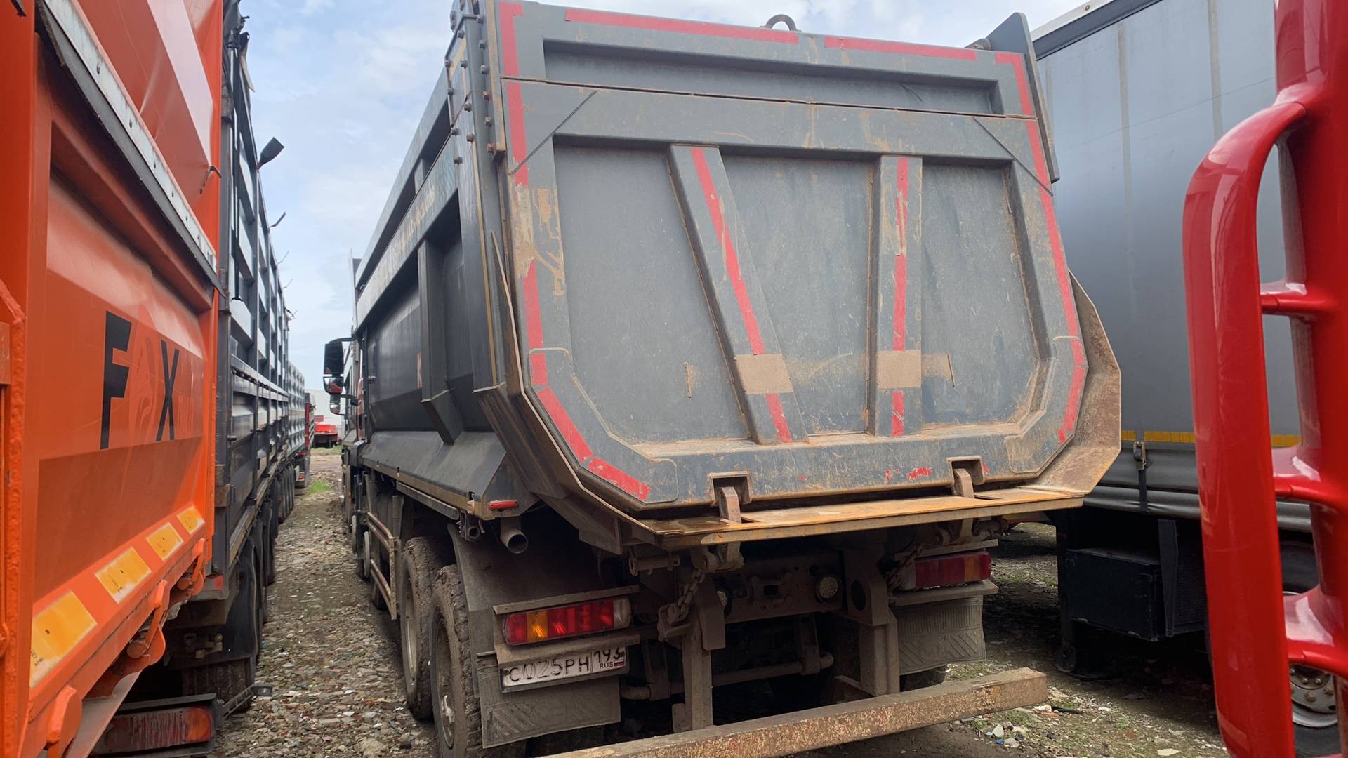 HOWO ZZ3317V386GE1 8х4,  225 630 км, 2022 года в лизинг