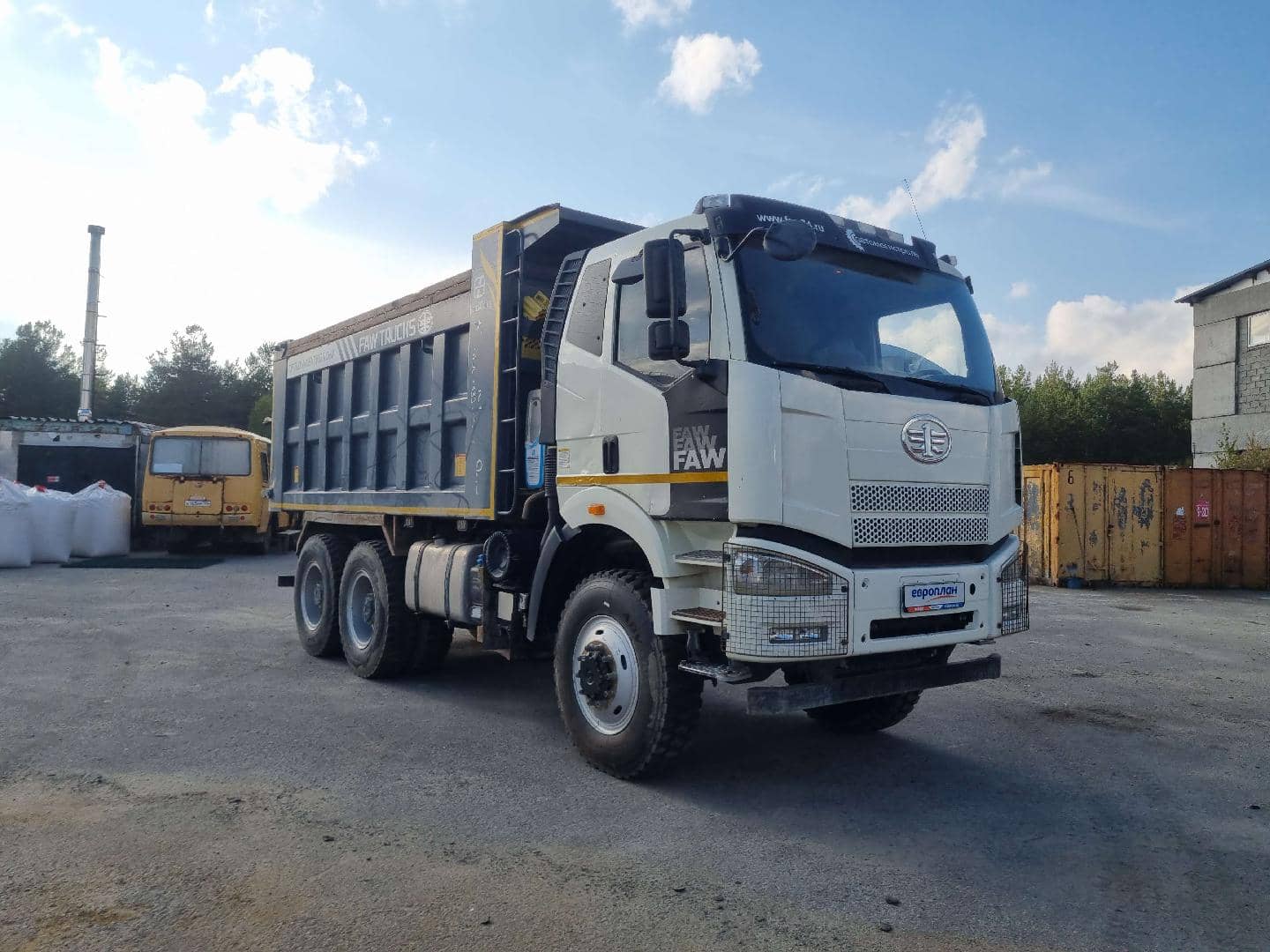 FAW CA3250P66K24L1TE5 6x6,  89 303 км, 2023 года в лизинг