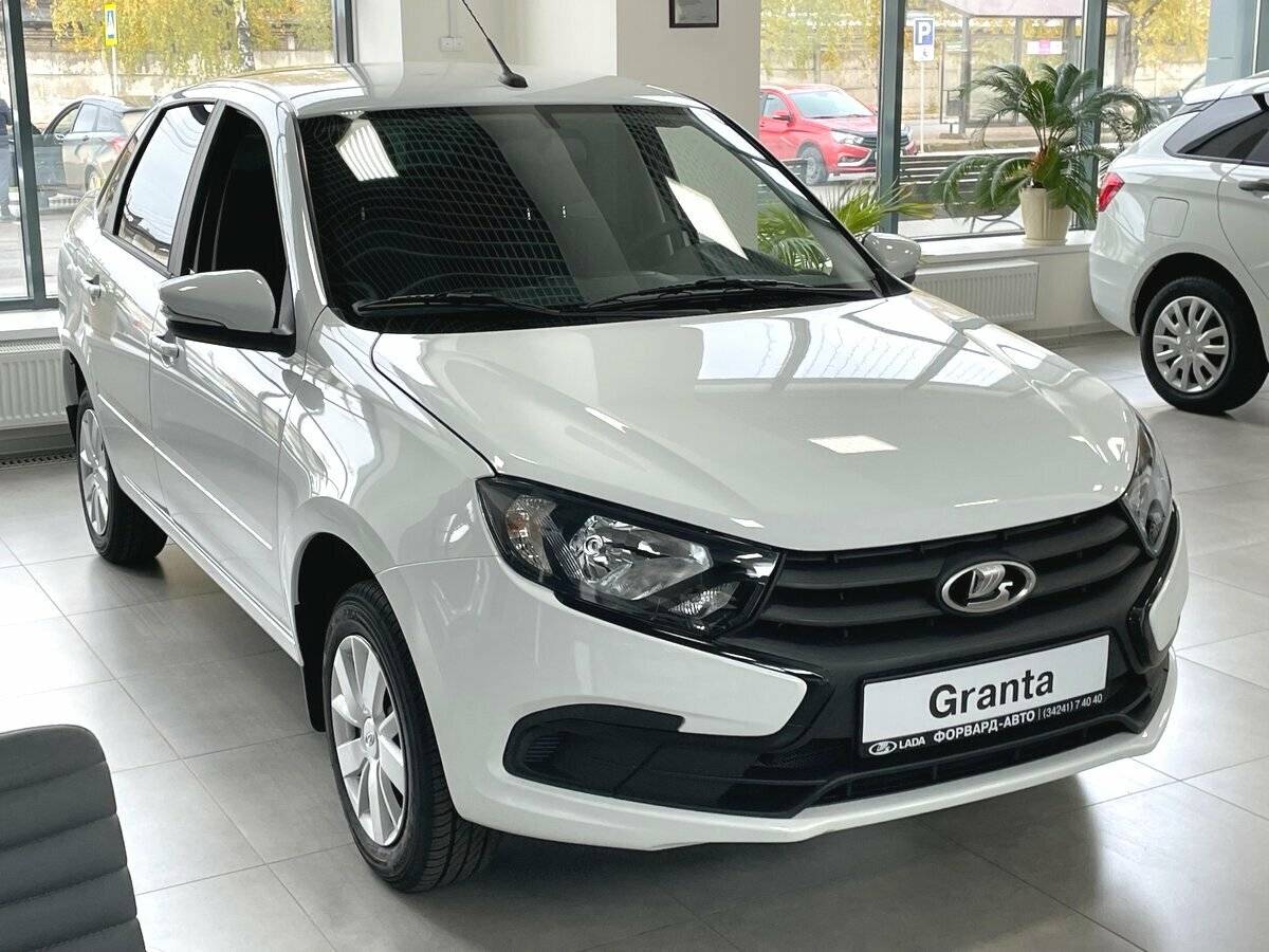 Lada Granta седан Classic 24 Кондиционер 1.6 90hp 5MT