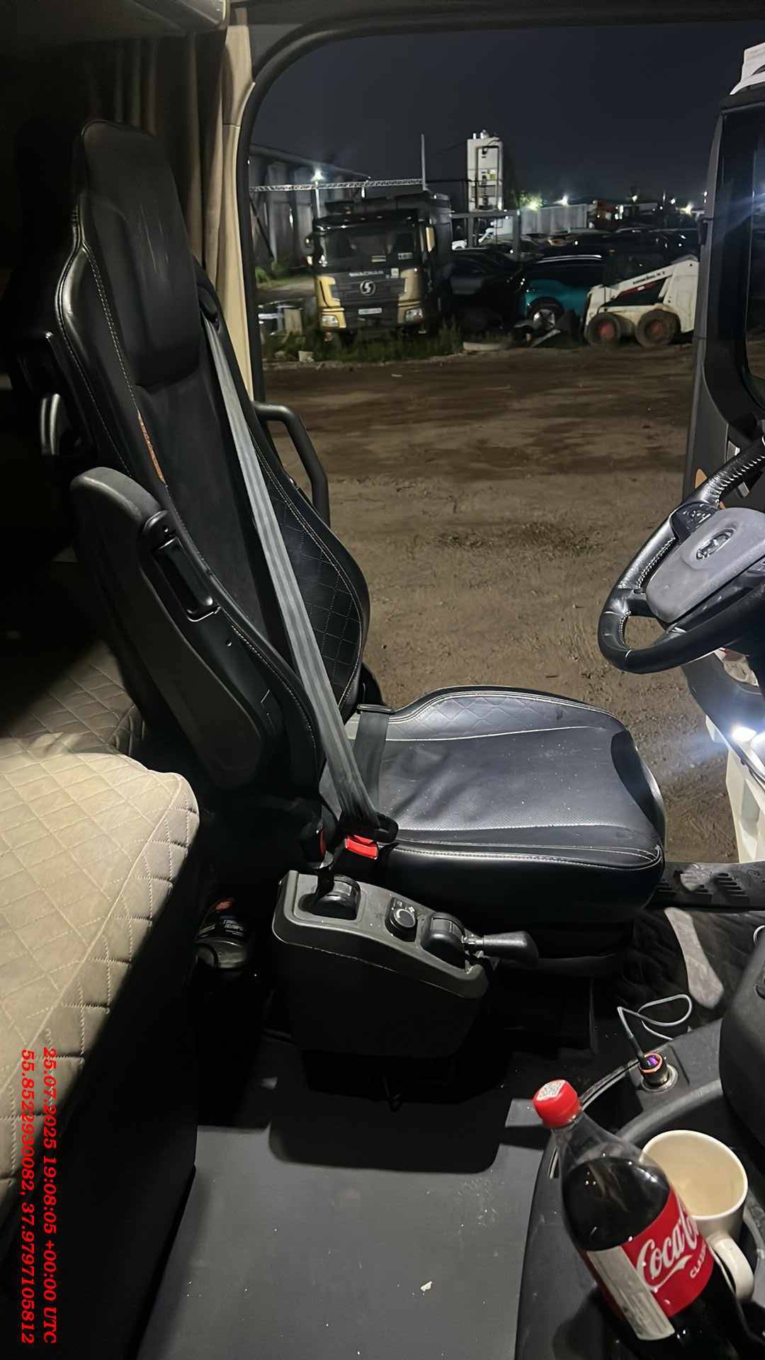 Shacman SX4188YY381,  573 783 км, 2023 года в лизинг