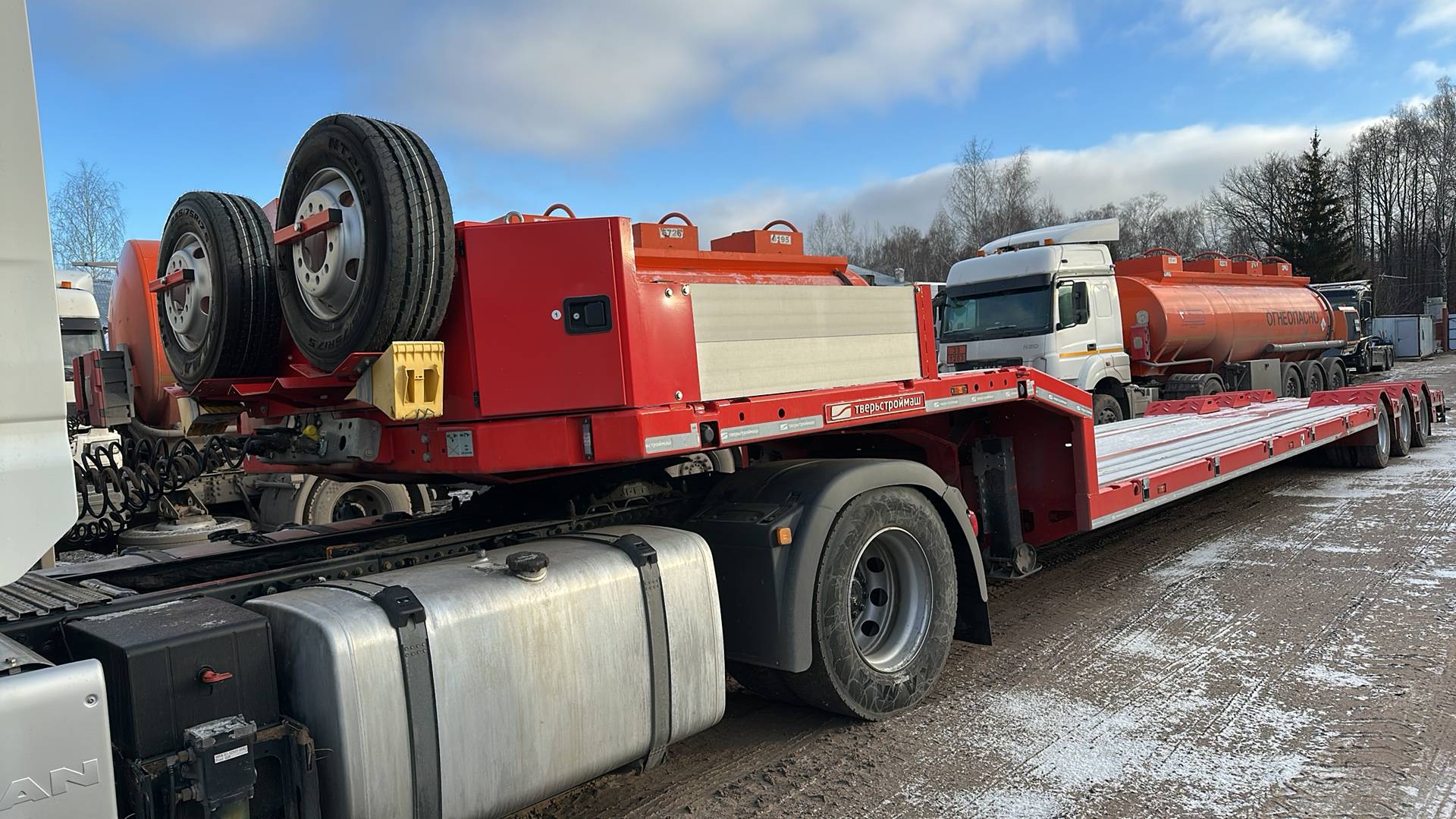 Тверьстроймаш Тяжеловоз низкорамный 993931-LOW30, 2023 года в лизинг