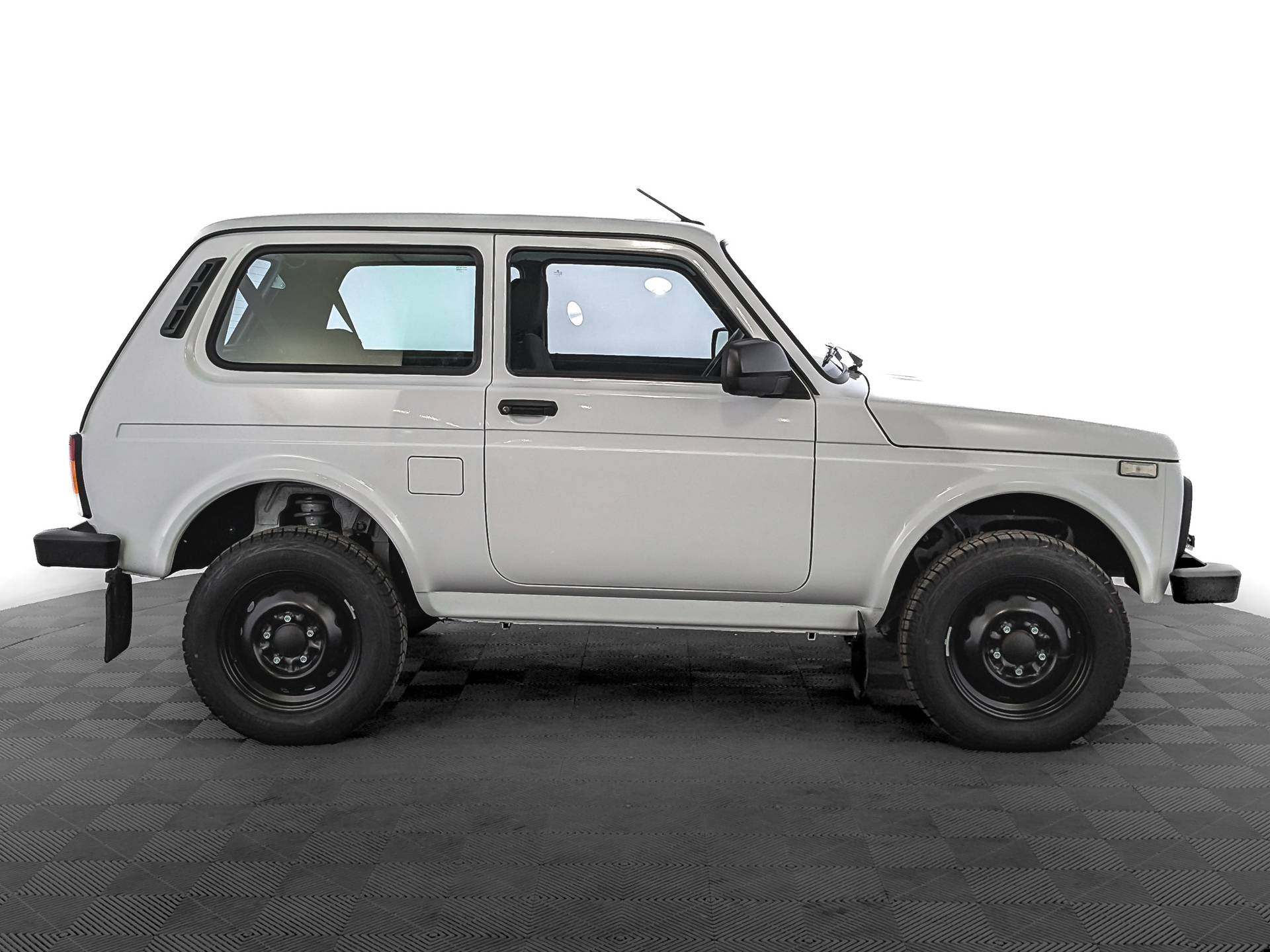Lada Niva Legend 3 дв Classic 24 1.7 5MT