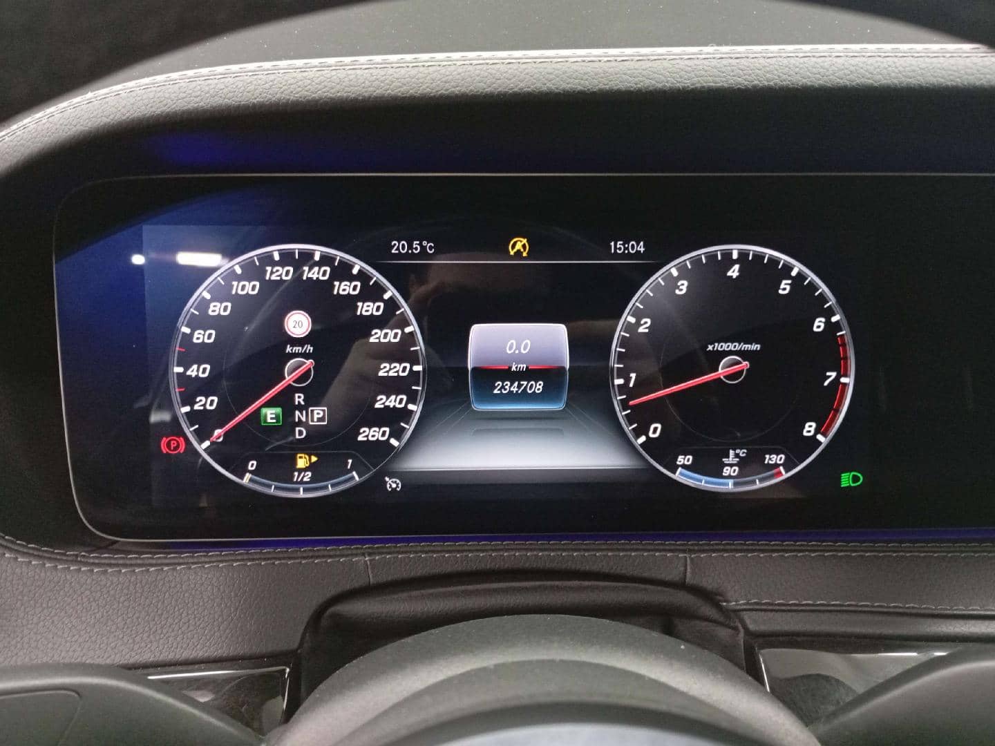 Mercedes-Benz S седан,  234 708 км, 2019 года в лизинг