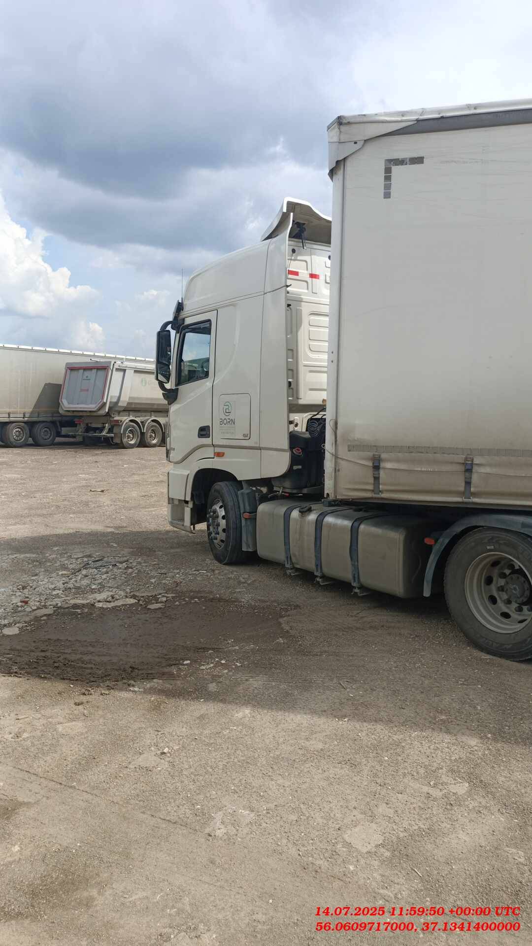 DongFeng GX DFH4180 4x2,  646 922 км, 2023 года в лизинг