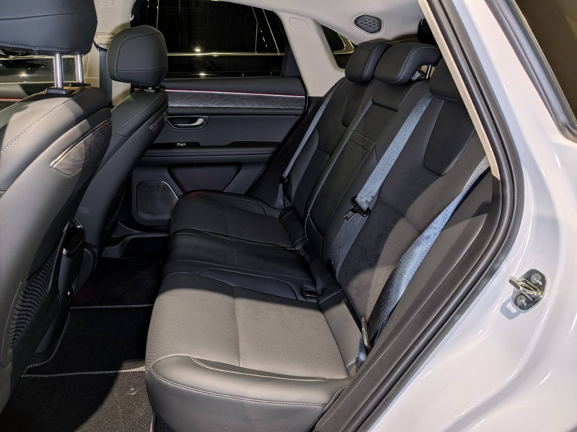 Seres M5 Premium 1.5hyb AT 4WD