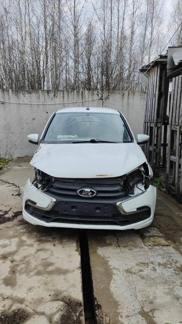 Lada Granta лифтбек,  100 000 км, 2024 года