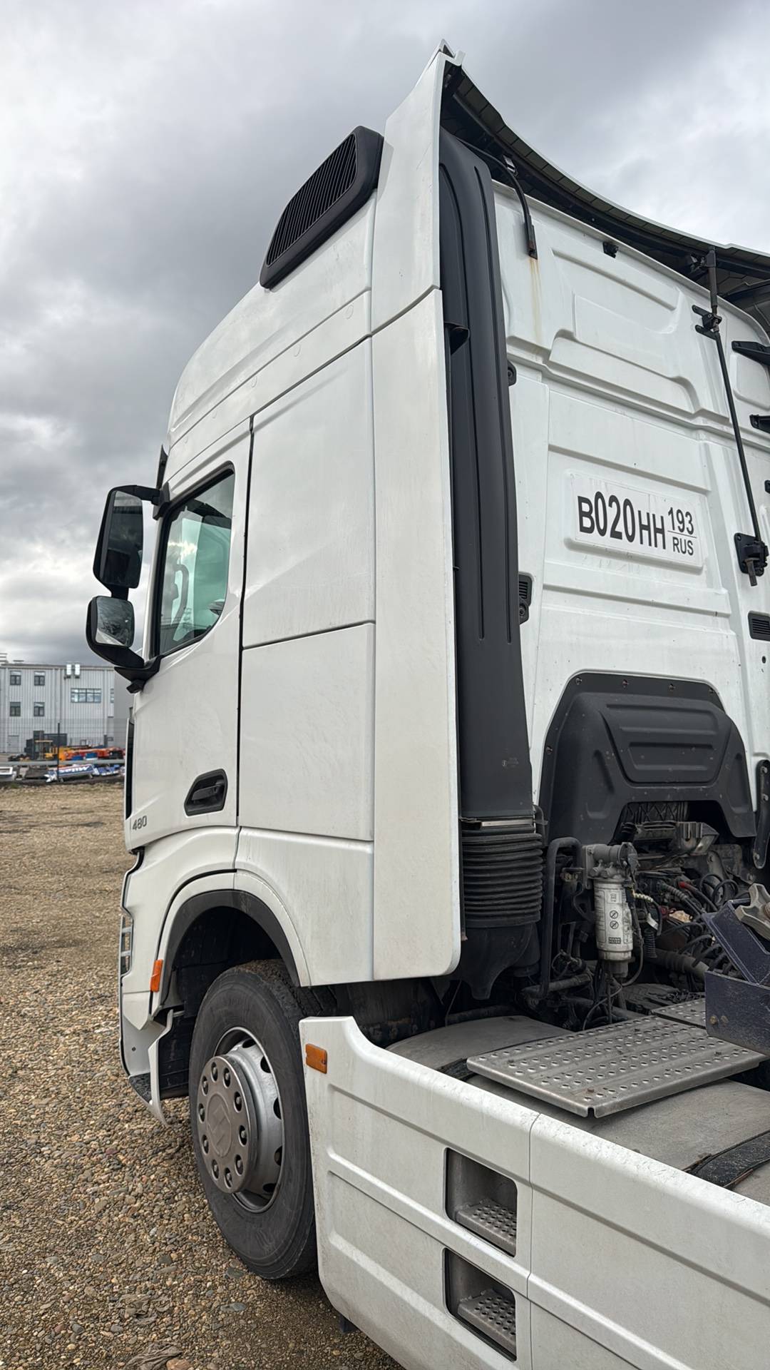 Shacman SX4188YY381,  222 956 км, 2024 года в лизинг