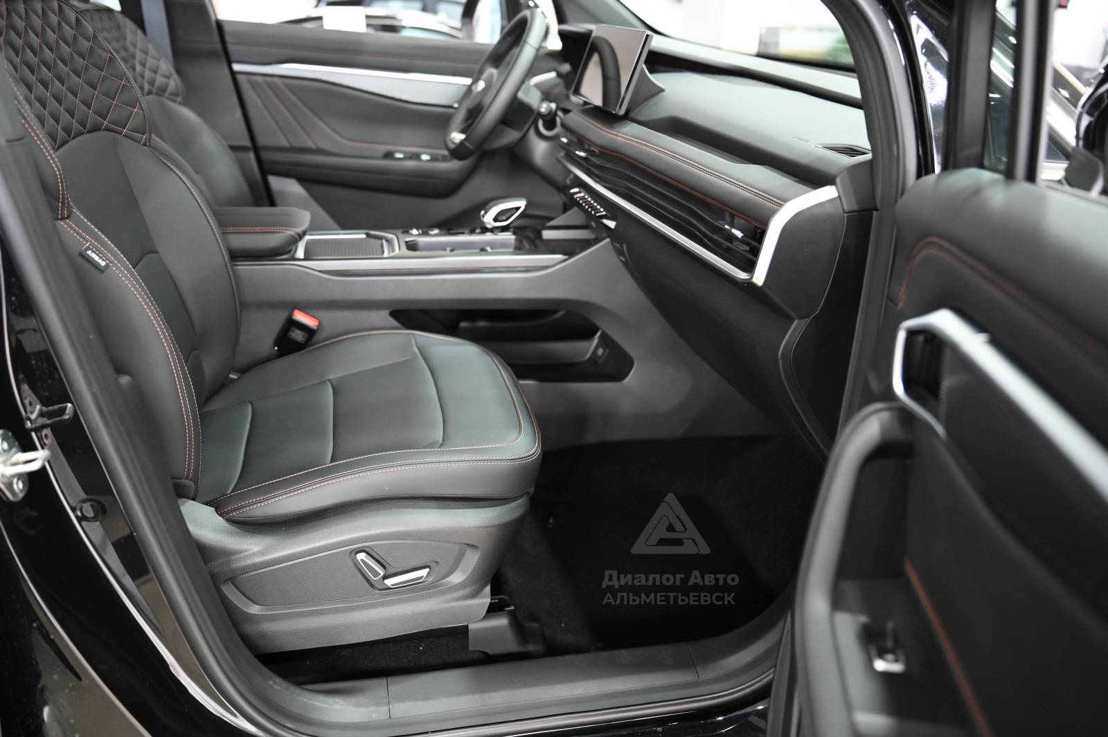 Geely Okavango Flagship 2.0T 7DCT 2WD