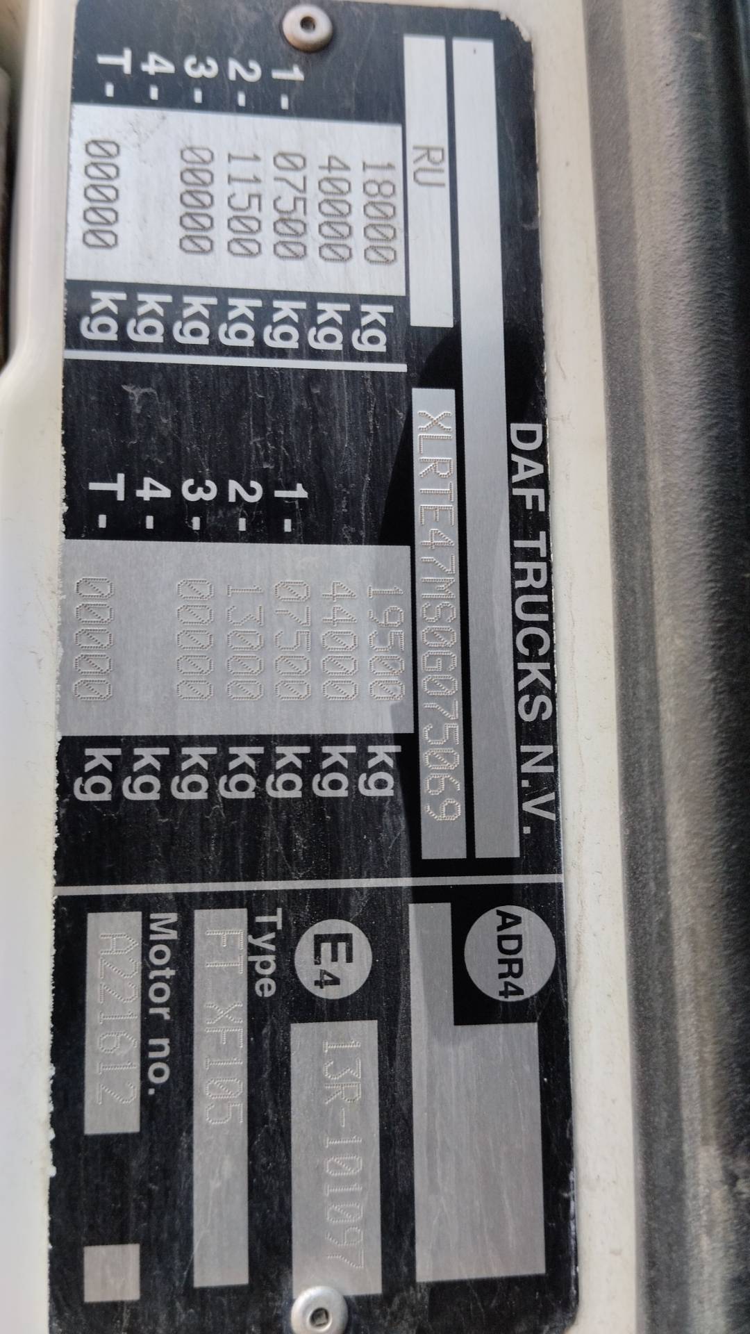 DAF XF105.460 FT 4x2 (Space Cab),  999 321 км, 2015 года в лизинг