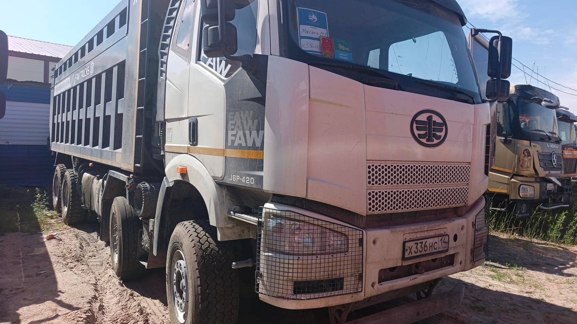 FAW CA3311P66K24T4E5 8х4,  113 356 км, 2022 года в лизинг