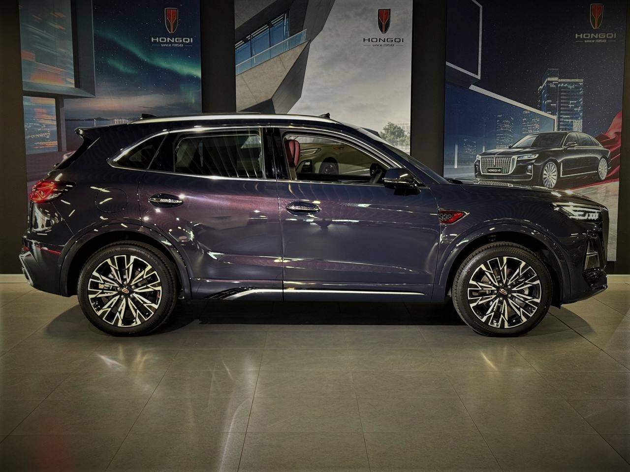 Hongqi HS5 Deluxe 2.0T AWD