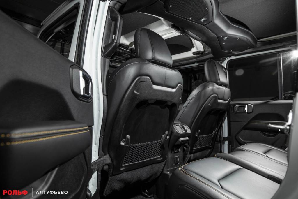 Jeep Wrangler Sahara 2.0T 8AT