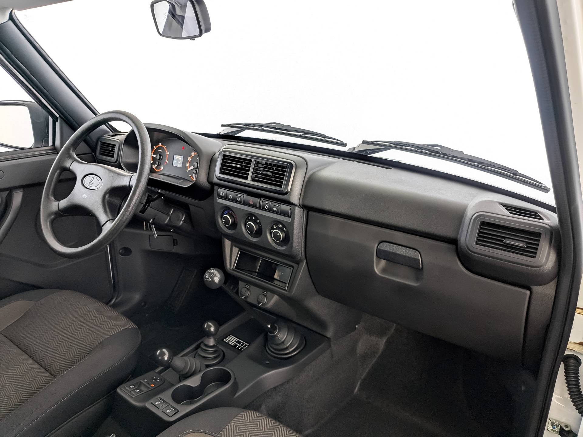 Lada Niva Legend 3 дв Urban 1.7 5MT