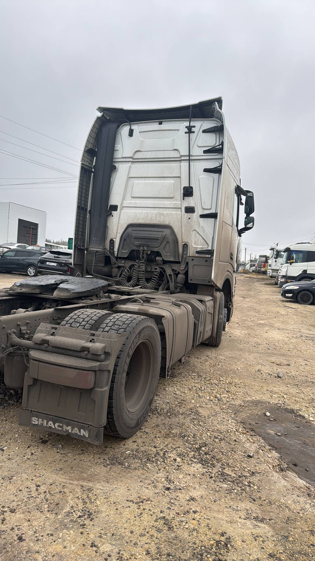 Shacman SX4188YY381,  317 149 км, 2023 года в лизинг