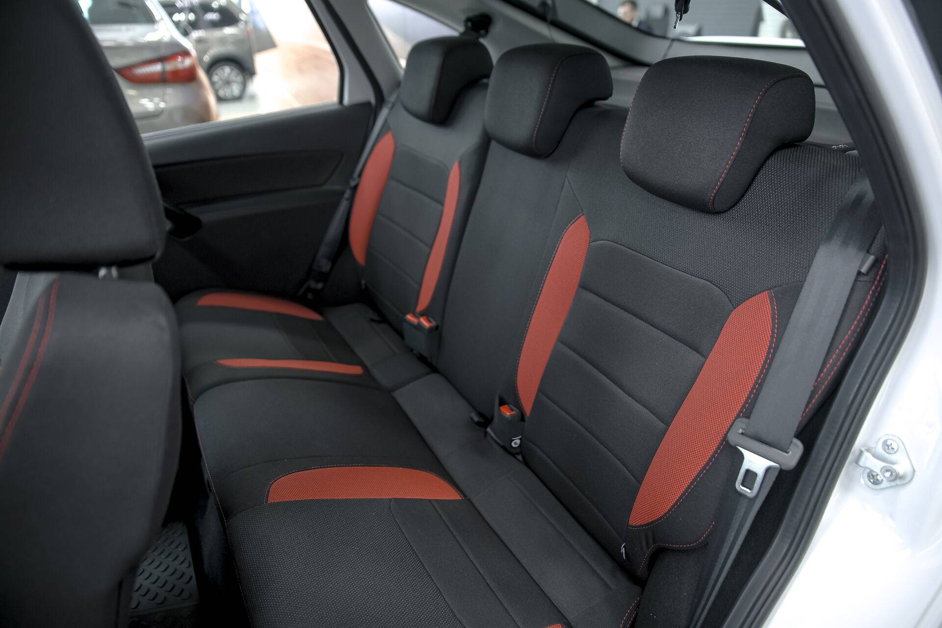 Lada Granta Sportline седан Comfort 24 1.6 106hp 5MT