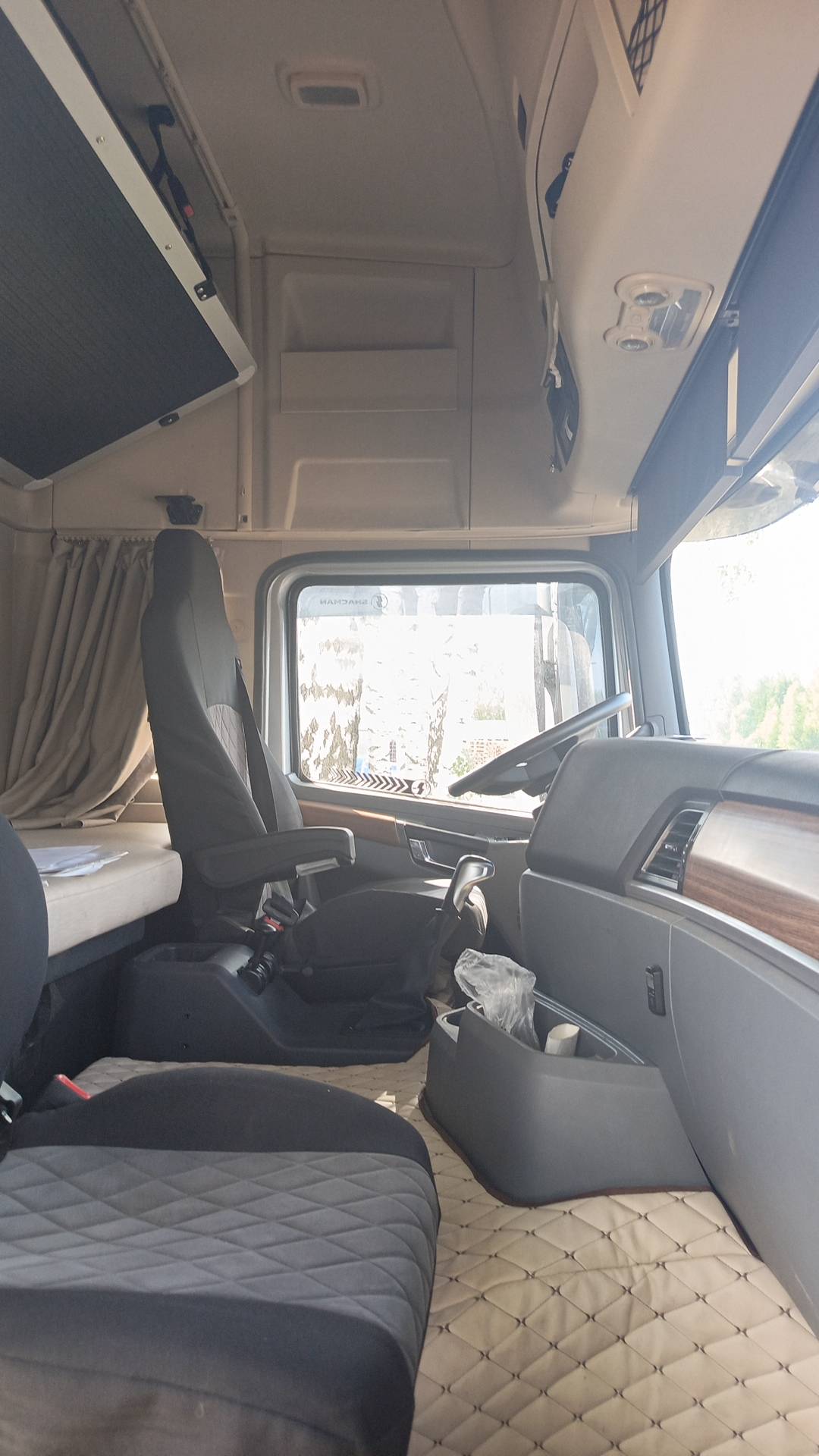 Shacman SX42566V324,  75 148 км, 2024 года в лизинг