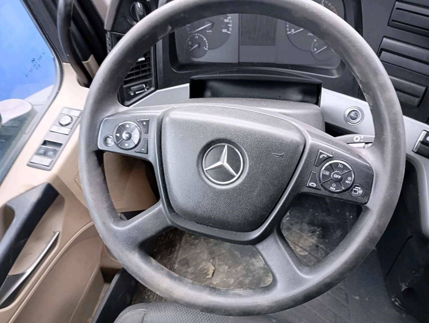 Mercedes-Benz Actros C 2648 6X4,  450 000 км, 2023 года в лизинг