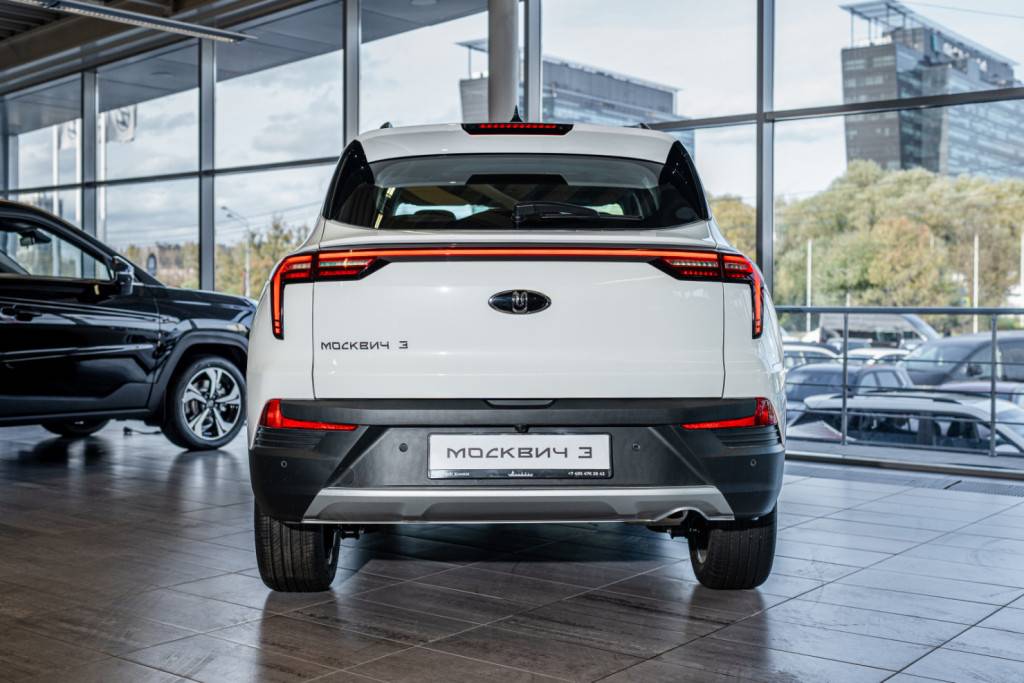 Москвич 3 Комфорт 1.5Т CVT