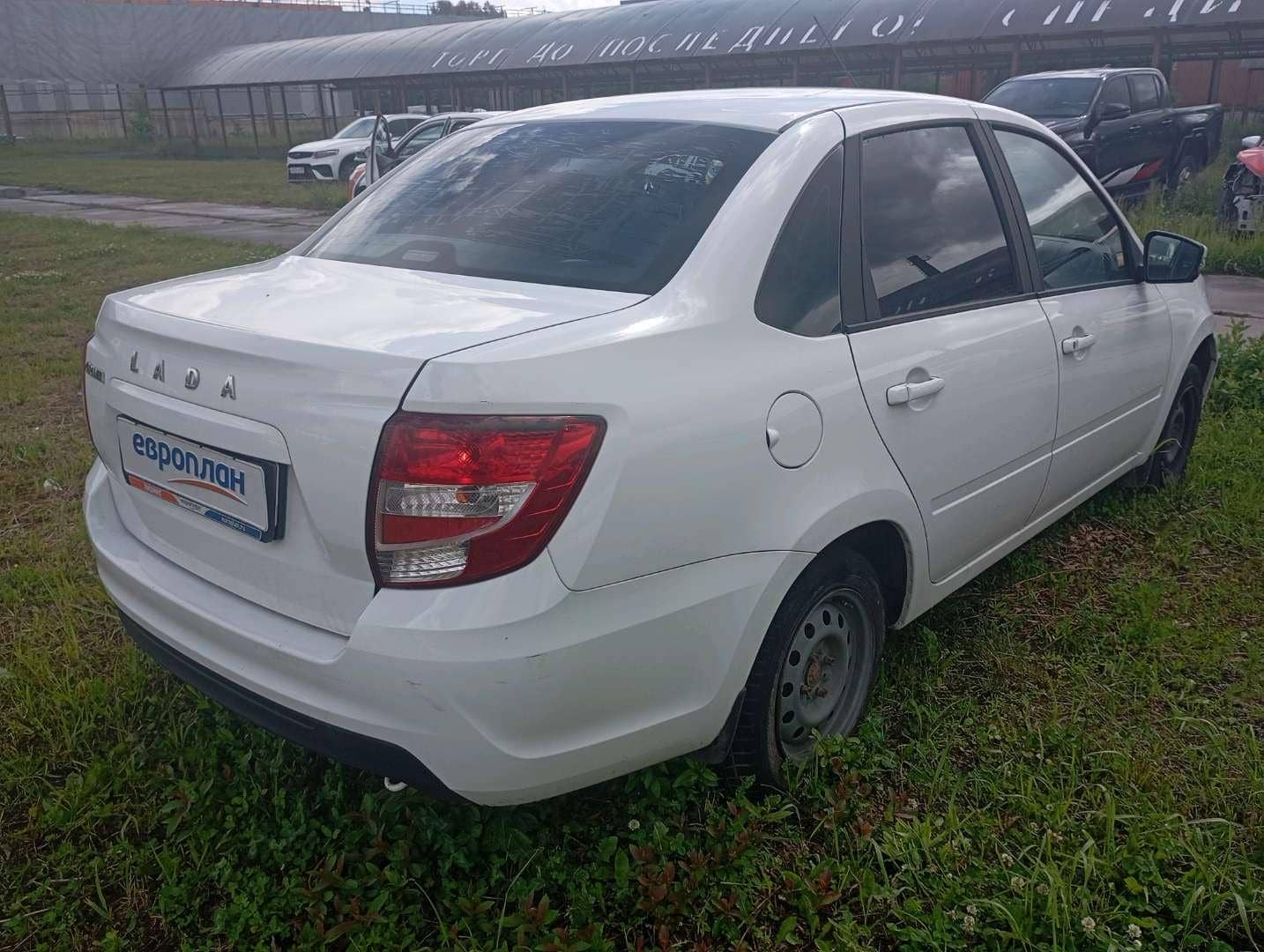 Lada Granta седан,  107 355 км, 2023 года в лизинг