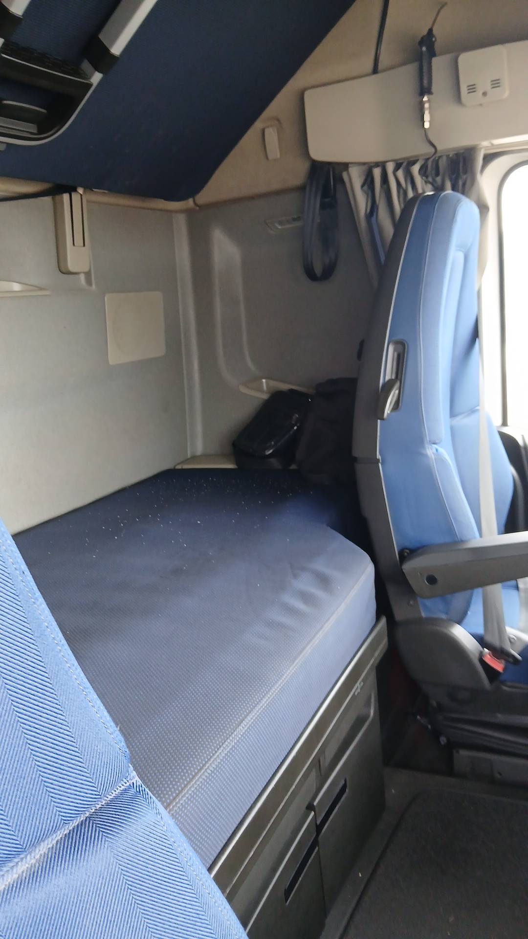 Volvo FH 460 4x2 (FH Globetrotter XL),  671 169 км, 2022 года в лизинг