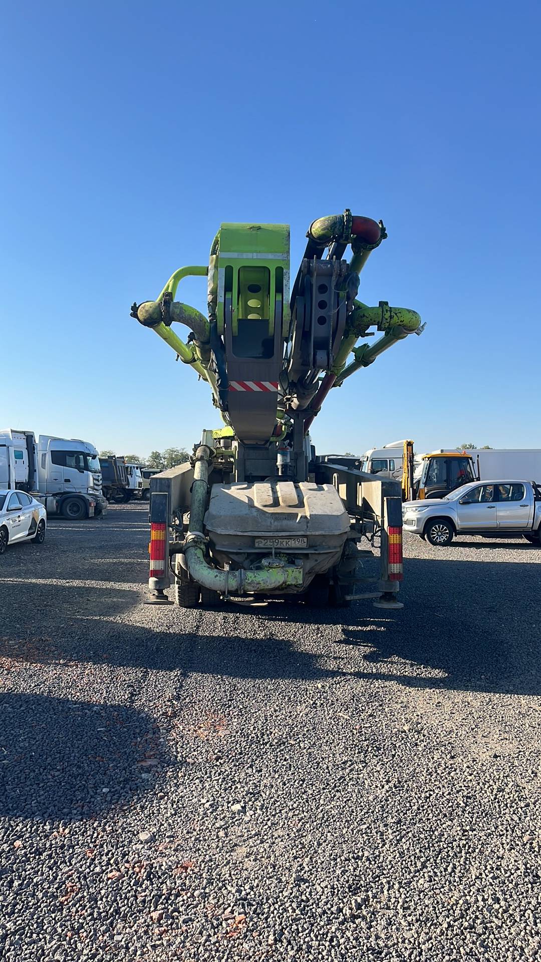 Mercedes-Benz Actros 3341 6x4 (для бетононасосов),  36 982 км, 2015 года